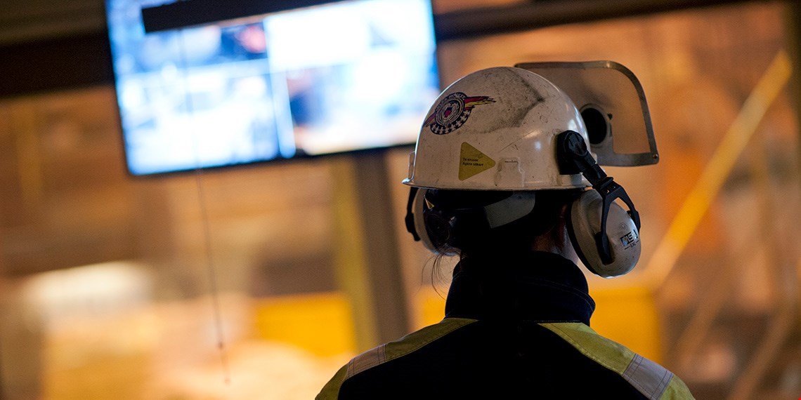 Information om arbetsmiljö. Bild från stålindustrin.