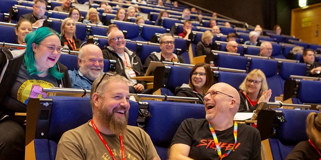 Flera personer på kongressen 2022