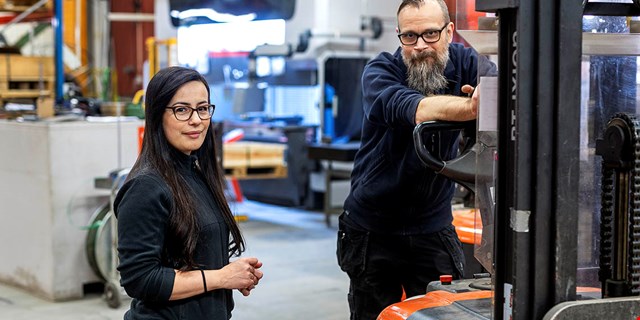 Amra Memic, IF Metalls klubb-ordförande på Stoeryd i Tranås, här tillsammans med Daniel Jarl, vice ordförande i klubben.