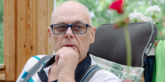Lars Petersson på sin altan.