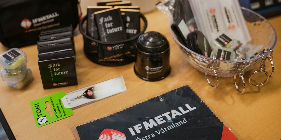 Diverse profilprodukter som IF Metall Östra Värmland har tagit fram.